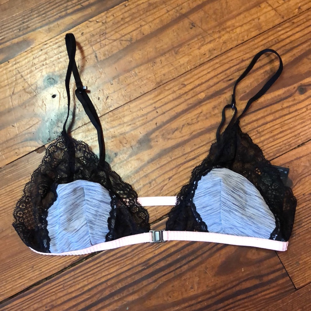 Lacy front closure bralette 32c, 34b